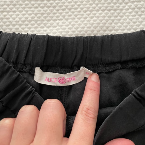 Alice and Trixie shorts - Picture 2 of 3